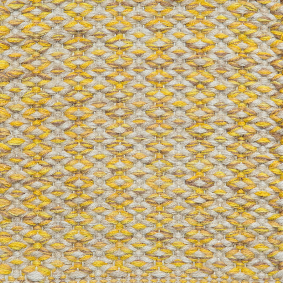 <p>Merezhka, 1 row - yellow mix 2008, 2002, 2004, 2005, 6010, 2 row - beige mix 6040, 1008, CH1207 on the natural yarn</p>