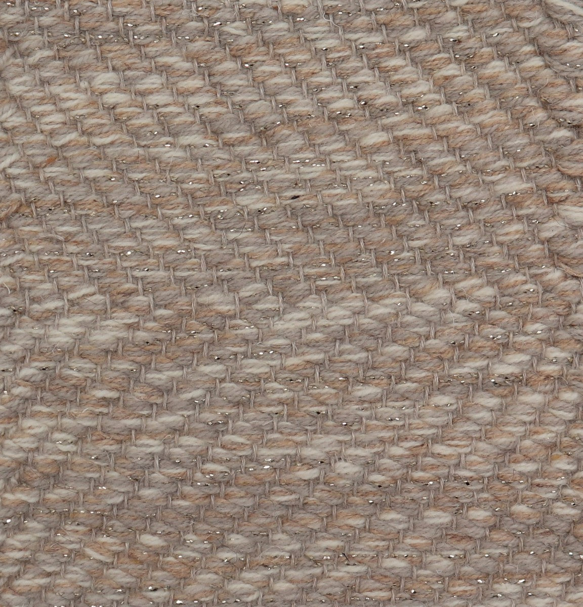 <p>Metallic Twisted Herringbone, 06 (25%), CH1207(25%), ST1011 + 1 thread ST1011 with light gold lurex (25%), 03(25%) on the natural yarn</p>