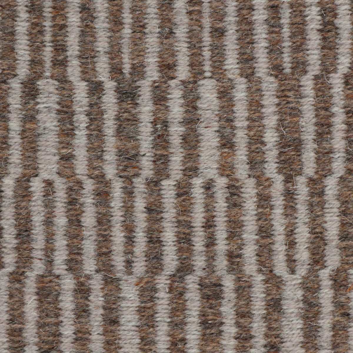 <p>Metropolis, 1 row - 12, 1008, 2 row - 02, 11 on the natural yarn</p>