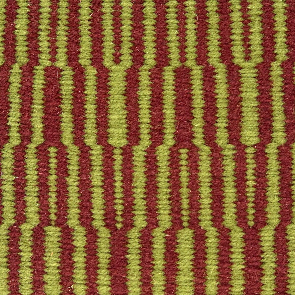 <p>Metropolis, 1 row - burgundy CH5226, 2 row - green CH015 on the natural yarn</p>