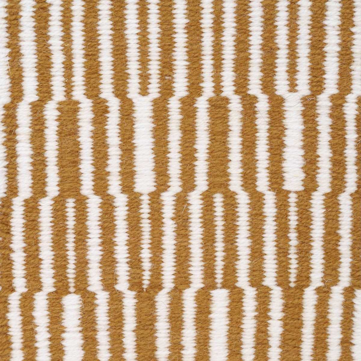 <p>Metropolis, 1 row mustard CH018, 2 row white 1023 on the natural yarn</p>