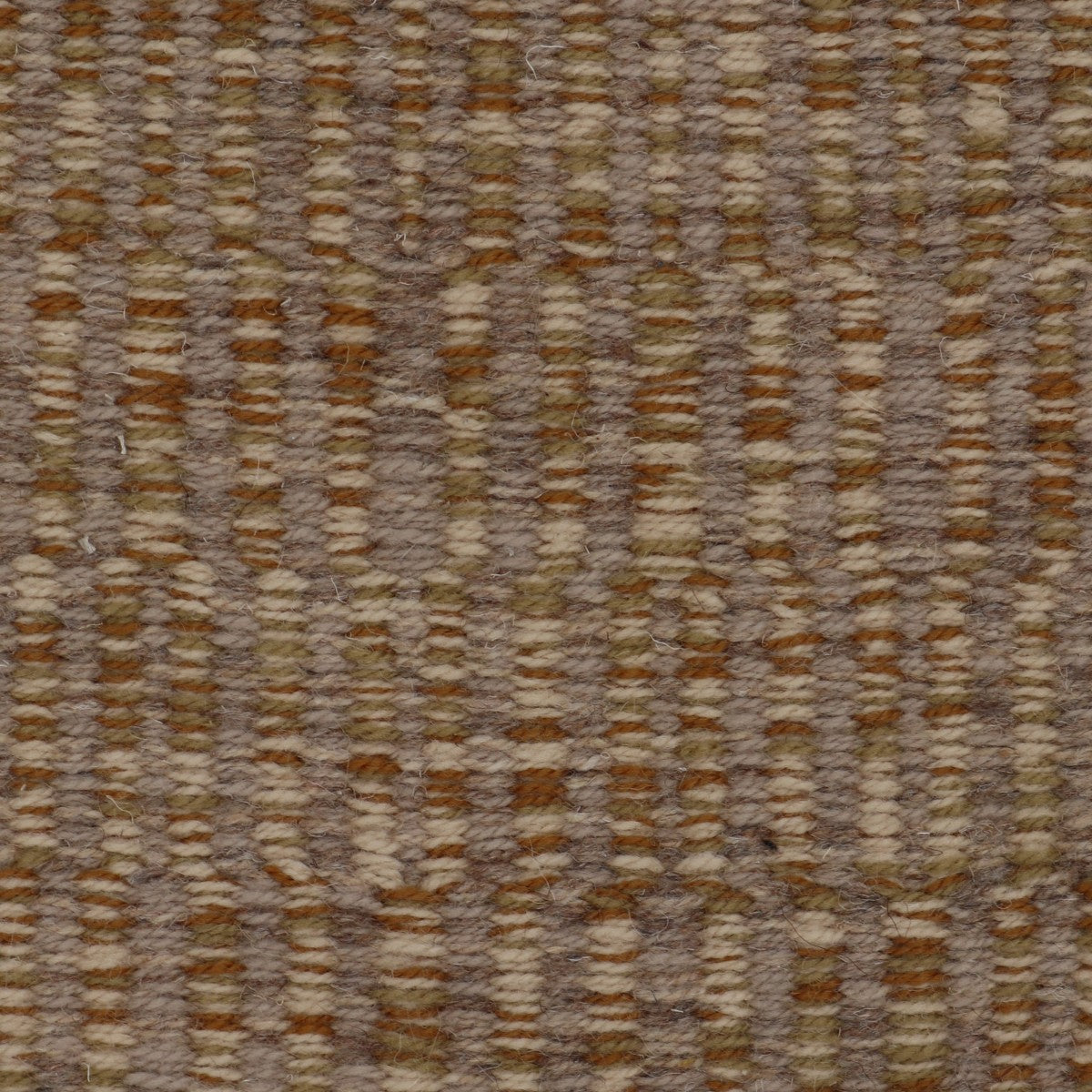 <p>Metropolis, mix of yellow row 1 CH018, 6004, 6039, mix of beige row 2 6040, 02, 03 on the natural yarn</p>