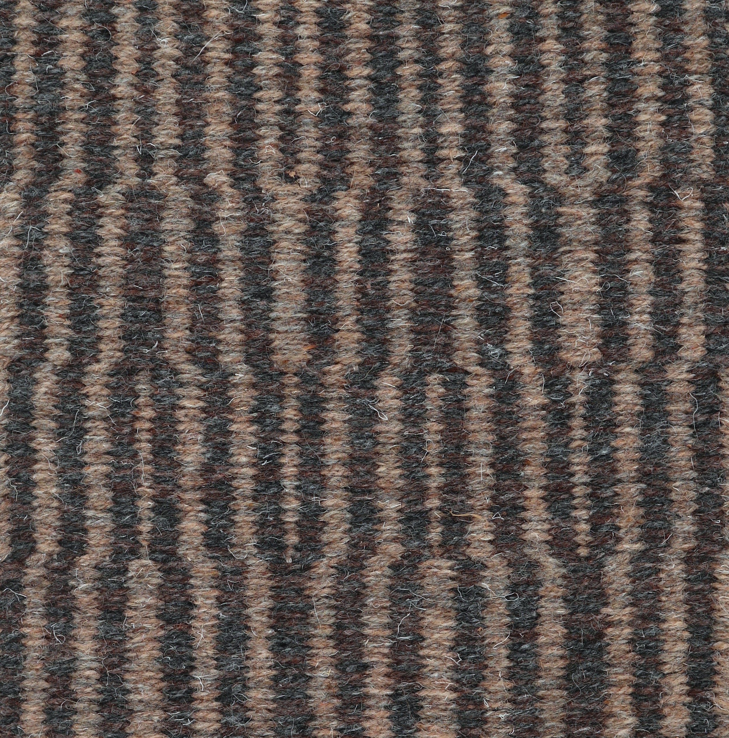 <p>Metropolis, 1 row - dark mix 05, 17, 2 row - dark beige mix 02, 11, warp - natural</p>