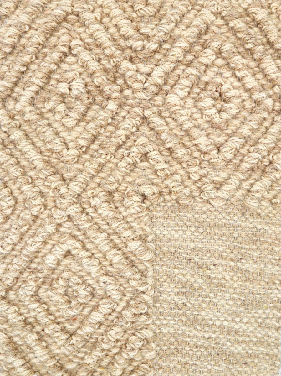 <p>Milano Frame with Bouclé in Big Dual Diamond Twill, cream mix 07, 03 on the natural yarn</p>
