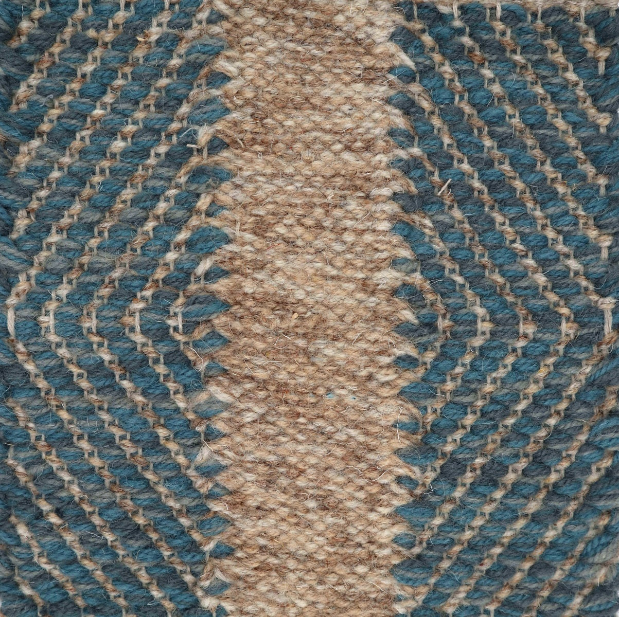 <p>Milano Panels, Vertical Stripes in Big Dual Diamond Twill, main blue mix 062, 262, 8015, 8008, base beige mix 02, 03, 12 on the natural yarn</p>