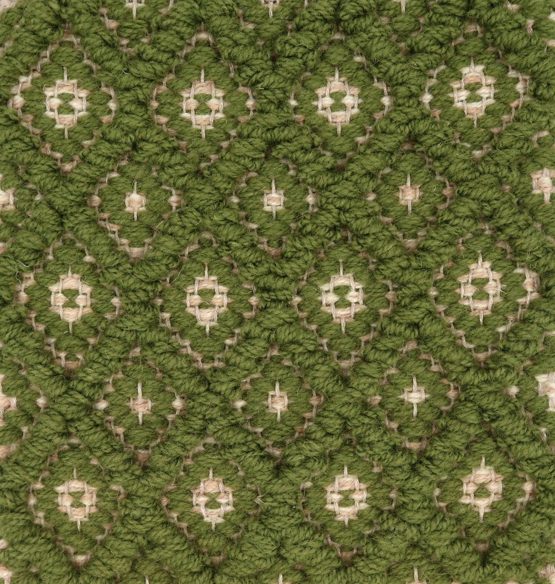 <p>Small Dual Diamond Twill in Bouclé, main green CH015 in Bouclé, inside beige mix 6023, 03 on the natural yarn</p>