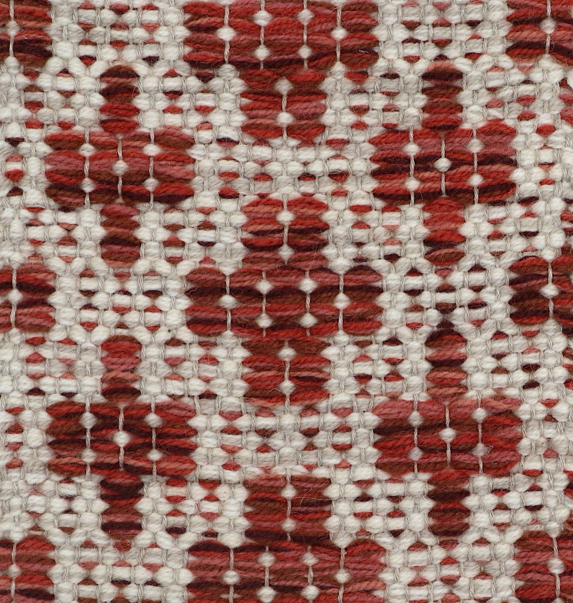 <p>Mini Flower, base beige mix 03, 12, cross in mix of 8154, 8186, 8187, 6002, CH5226, 8153 on the natural yarn</p>