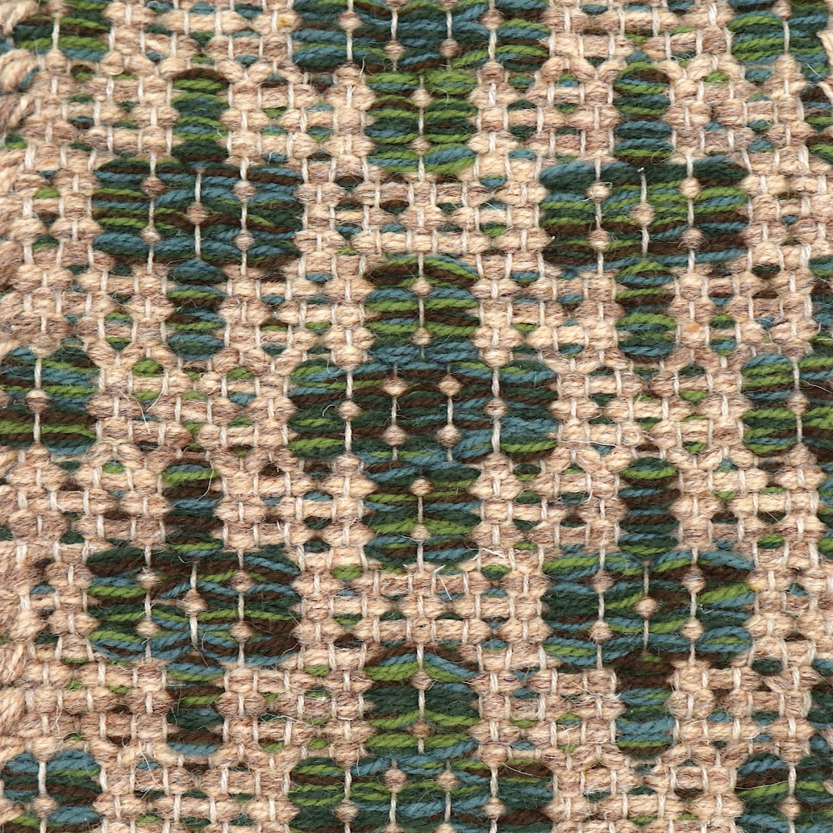 <p>Mini Flower, base in beige mix 02, 03, Cross in mix of CH3424, CH015, CH017, CH4326 on the natural yarn</p>