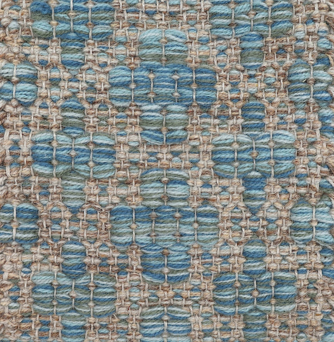 <p>Mini Flower, cross bluish green 8216, 1025, CH4400, 5021, base beige mix CH1207, 03, 02 on the natural yarn</p>