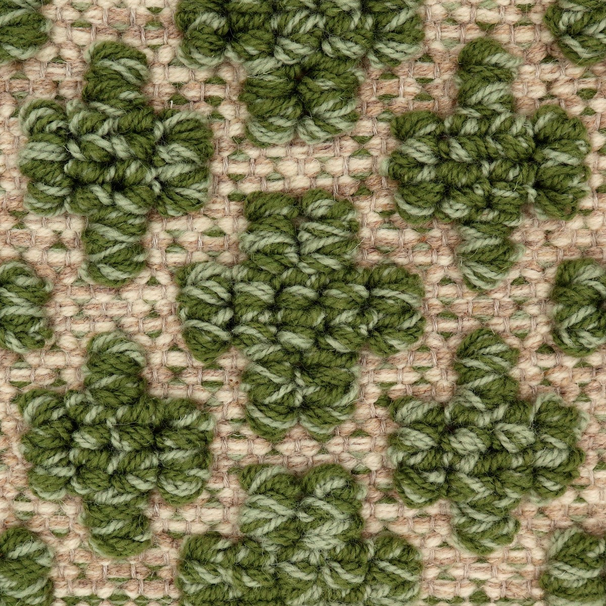 <p>Mini Flower in Bouclé, base beige 6023, 03; cross CH015 (66%), 4015 (33%) on the natural yarn</p>