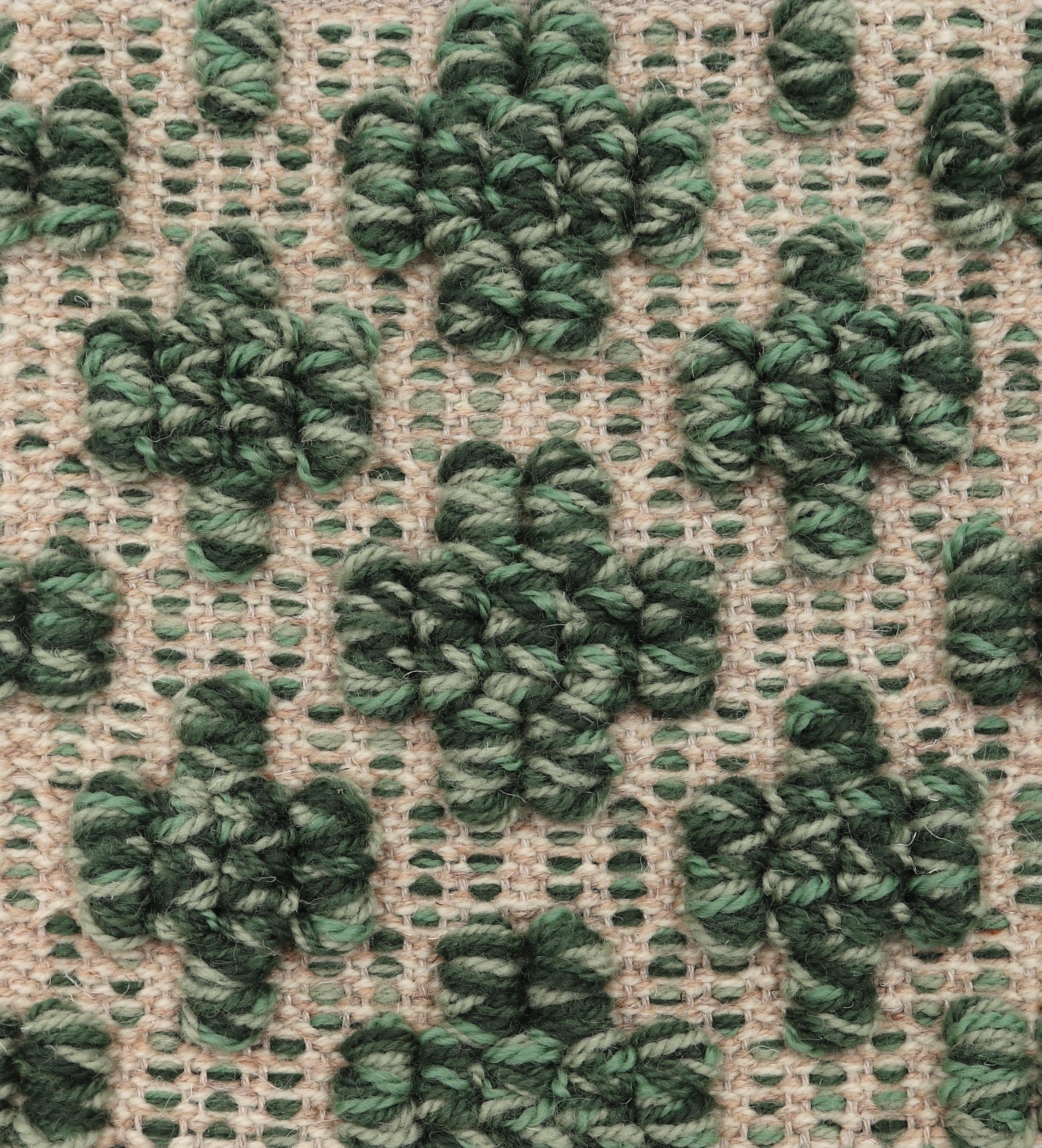 <p>Mini Flower in Bouclé, base beige 6023, 03, flower in bouclé green mix CH016, 4011, 4006, CH017, warp - natural</p>