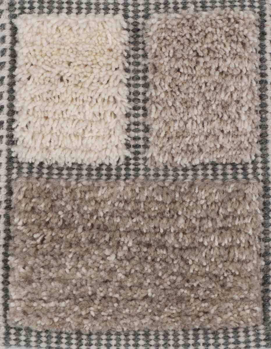 <p><meta charset="UTF-8"><a id="fancybox-right"></a><span id="fancybox-right-ico" class="fancy-ico"></span></p>
<div class="fancybox-title-inside" id="fancybox-title">
<meta charset="UTF-8">
<span>PIETRA FLOSSA White by Ami Katz, sq 1 - 01, 12, 09, sq 2 - 01, 1022, 12, sq 3 - 01, 1022, CH044, frames in grey 08, white 1022 on the white yarn</span><br>
</div>