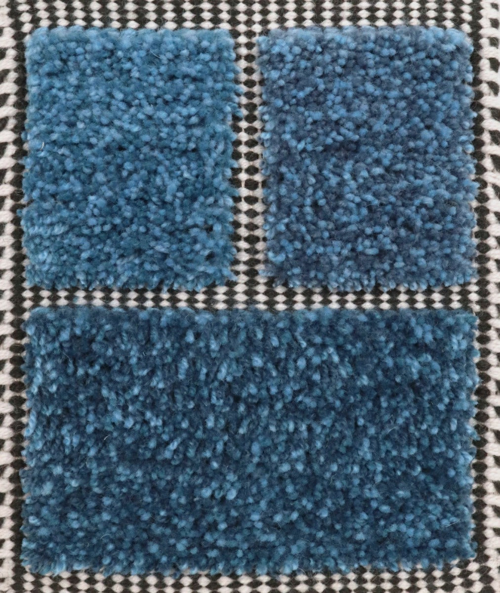 <p><meta charset="UTF-8"><a id="fancybox-right"></a><span class="fancy-ico" id="fancybox-right-ico"></span></p>
<div id="fancybox-title" class="fancybox-title-inside">
<meta charset="UTF-8">
<meta charset="UTF-8">
<span>PIETRA Flossa French Blue created by Ami Katz, sq 1- 5001, 5021, 8603 (х2) , sq 2 - 5001, 5010, 8029 (х2), sq 3 - 5001, 5010, 5021 (х2), frames - black CH7878, white 1022 on the natural yarn</span><br>
</div>