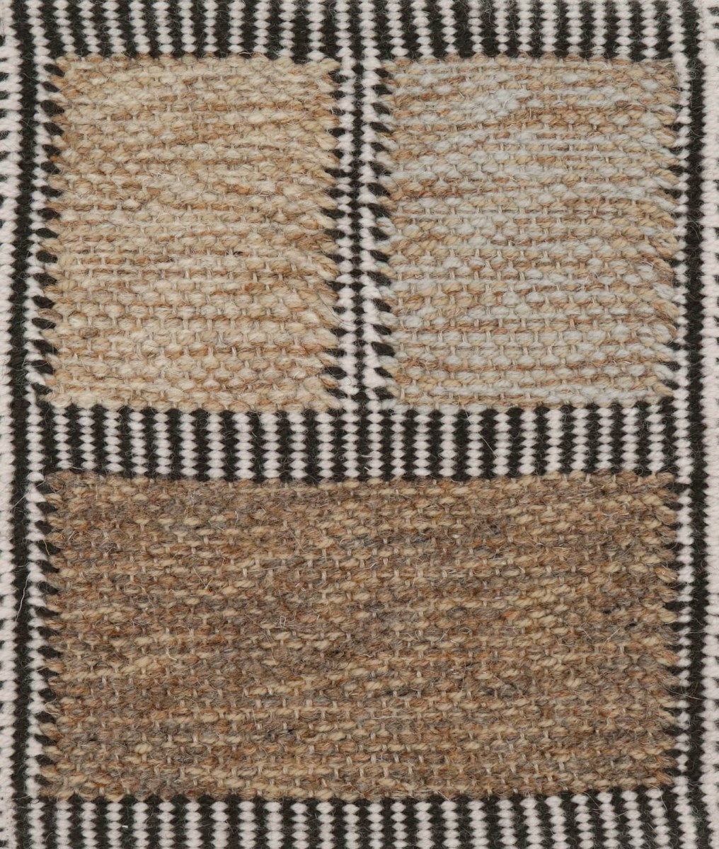 <p><meta charset="UTF-8"><a id="fancybox-right"></a><span class="fancy-ico" id="fancybox-right-ico"></span></p>
<div id="fancybox-title" class="fancybox-title-inside">
<meta charset="UTF-8">
<span>PIETRA Flat Nature created by Ami Katz, sq 1 - 02, 6014, 11 (x2), sq 2 - 02, 6014, 1002 (x2), sq 3 - 02, 6014, 12 (x2), frames - black CH7878, white 1022 on the natural yarn</span><br>
</div>