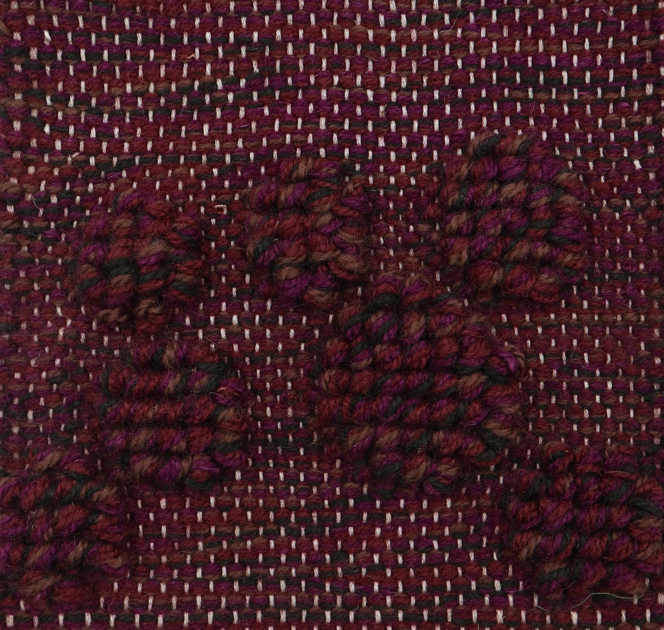 <p>ROSE created by Eva Schildt, purple mix CH5226(x2), 8036(x2), 6005(x1), CH7878(x1), warp - natural</p>