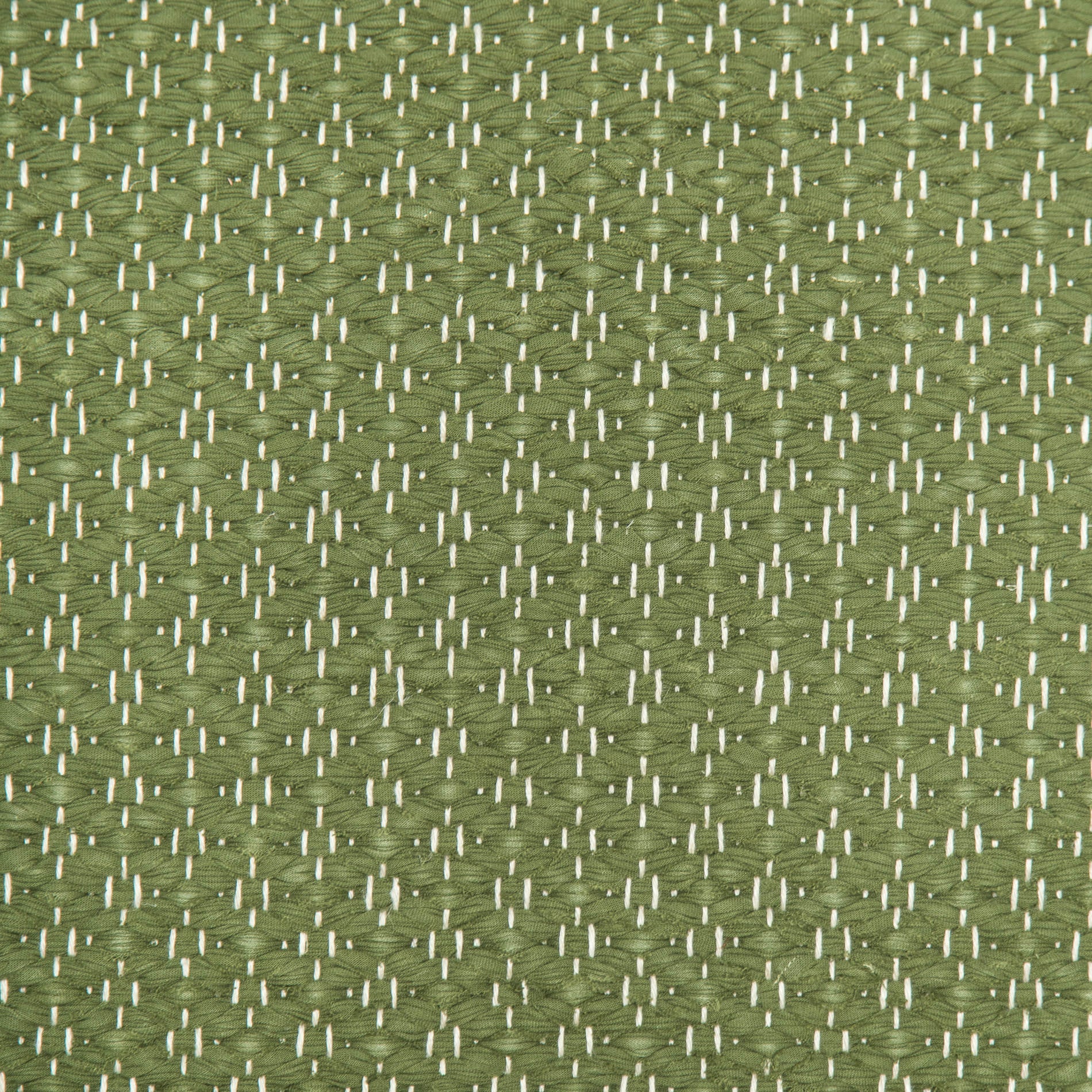 <p>Rosepath, green 467 on the natural yarn</p>