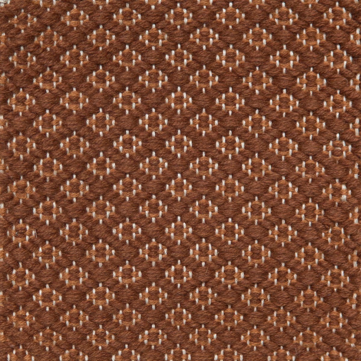 <p>Rosepath pos./neg., main brown 6002, inside light brown 6008 on the natural yarn</p>