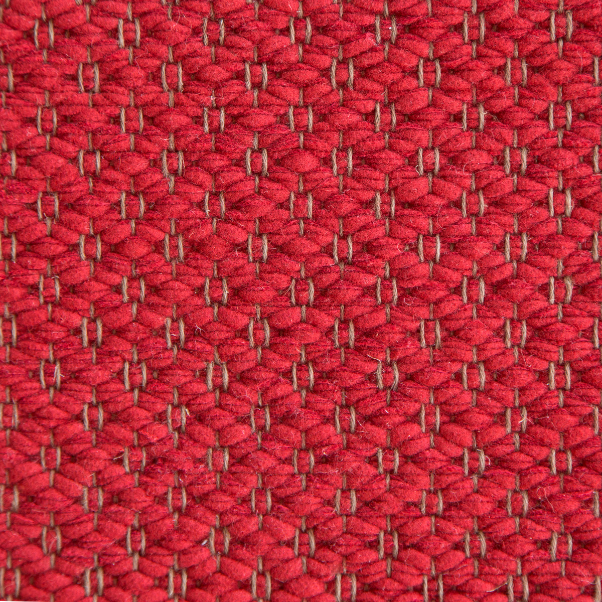 <p>Rosepath, red 0503 on the natural yarn</p>