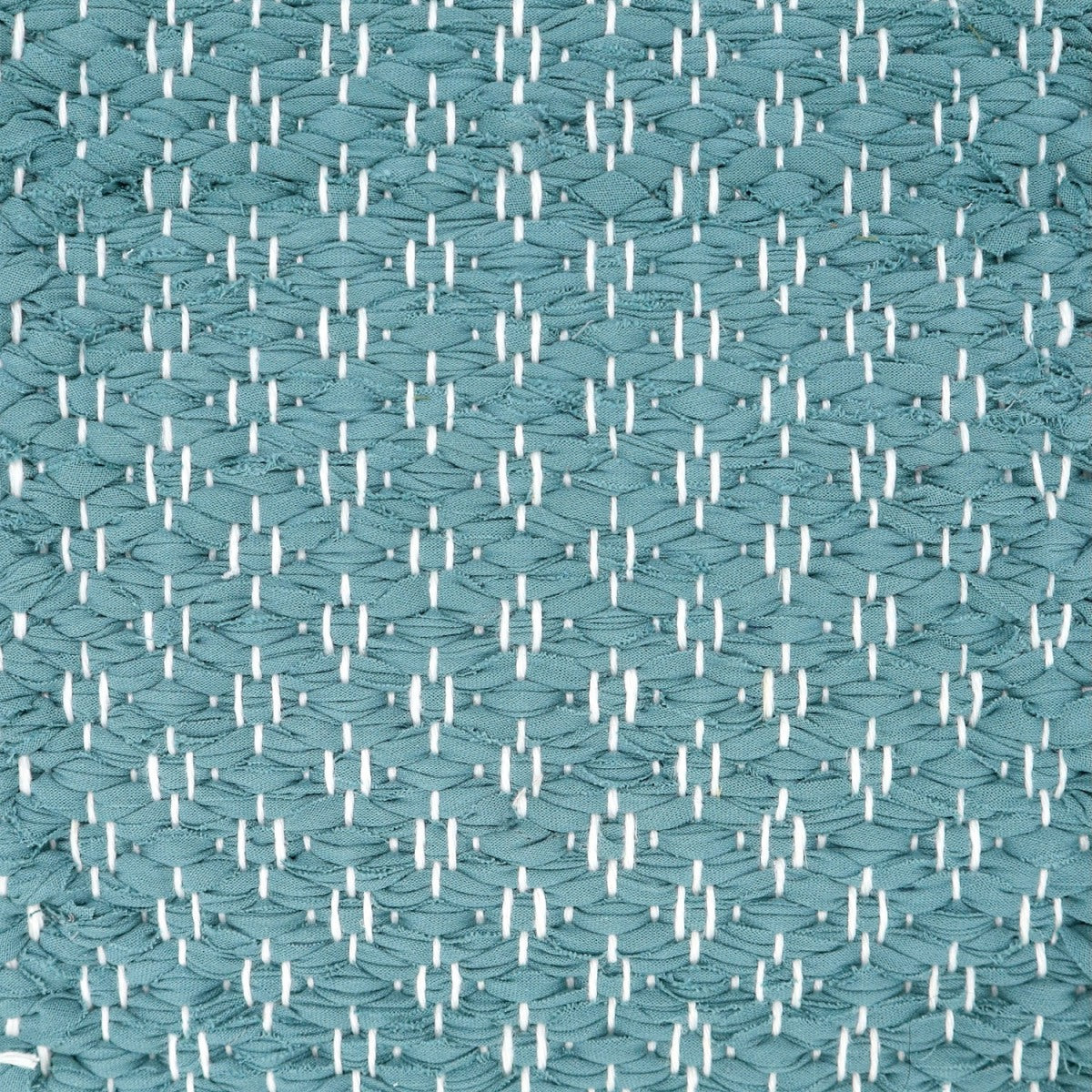 <p>Rosepath, turquoise 411 on the white yarn</p>