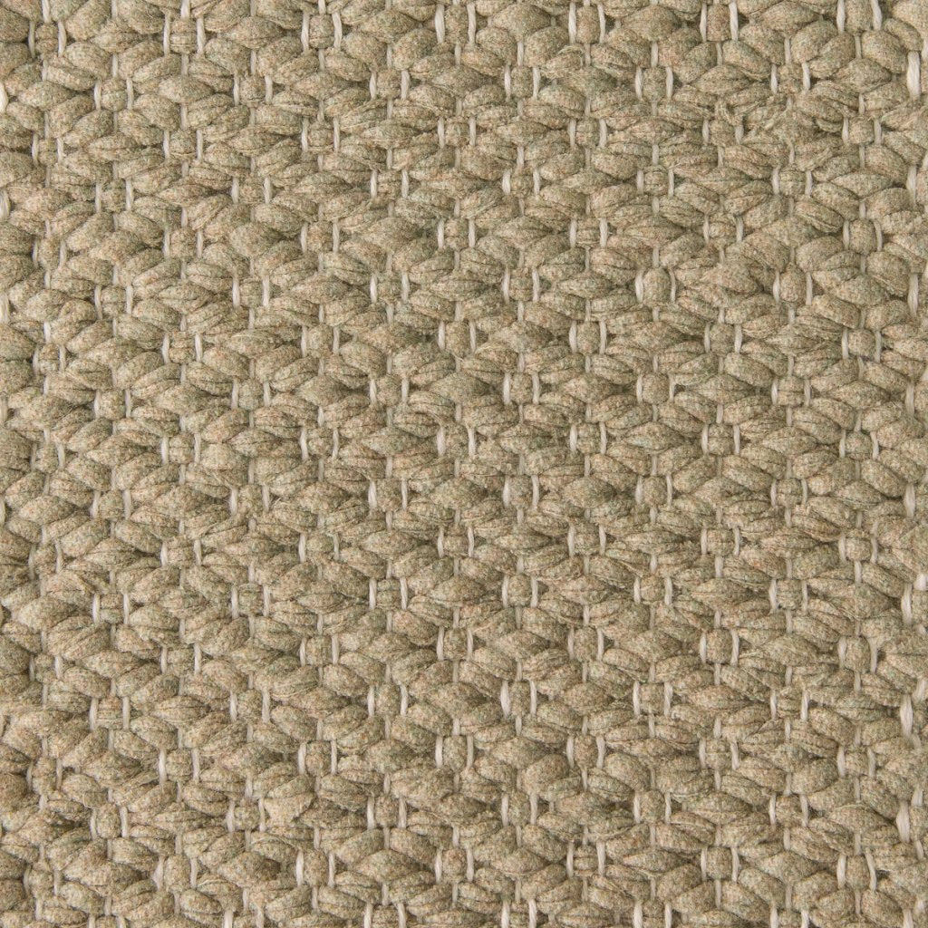 <p>Rosepath, green 0434 on the white yarn</p>