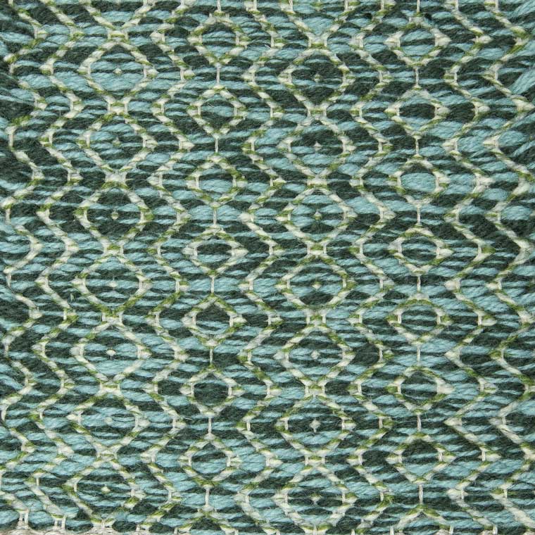 <p>Round Diamod Twill, main green mix CH4400, CH017, inside mix CH033, CH015, CH1014 on the natural yarn</p>