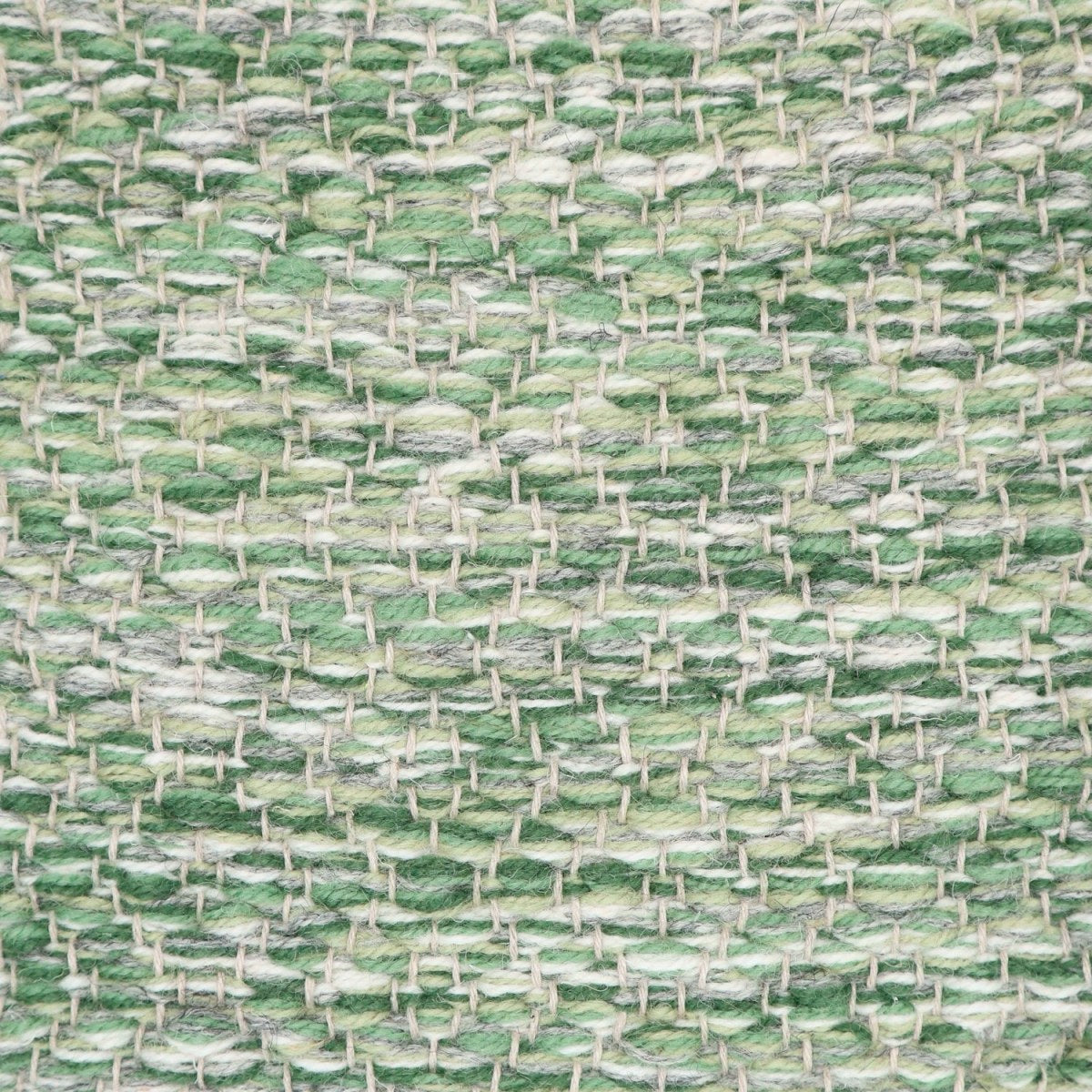 <p>Round Diamond Twill, green mix 04, 1023, 4015, 4006, 4011 on the natural yarn</p>