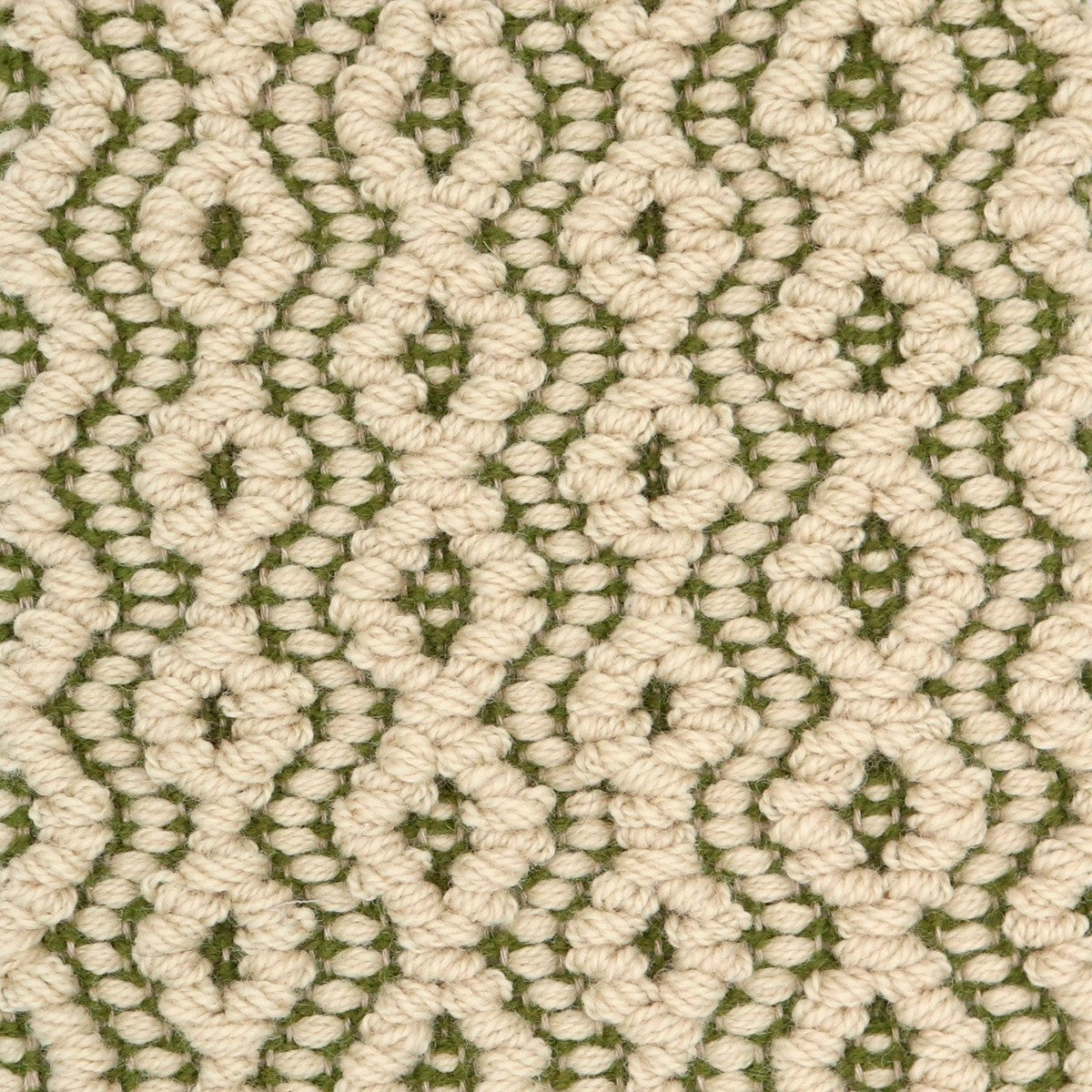 <p>Round Diamond Twill in Bouclé, main cream 6023 in Bouclé, inside green CH015 on the natural yarn</p>