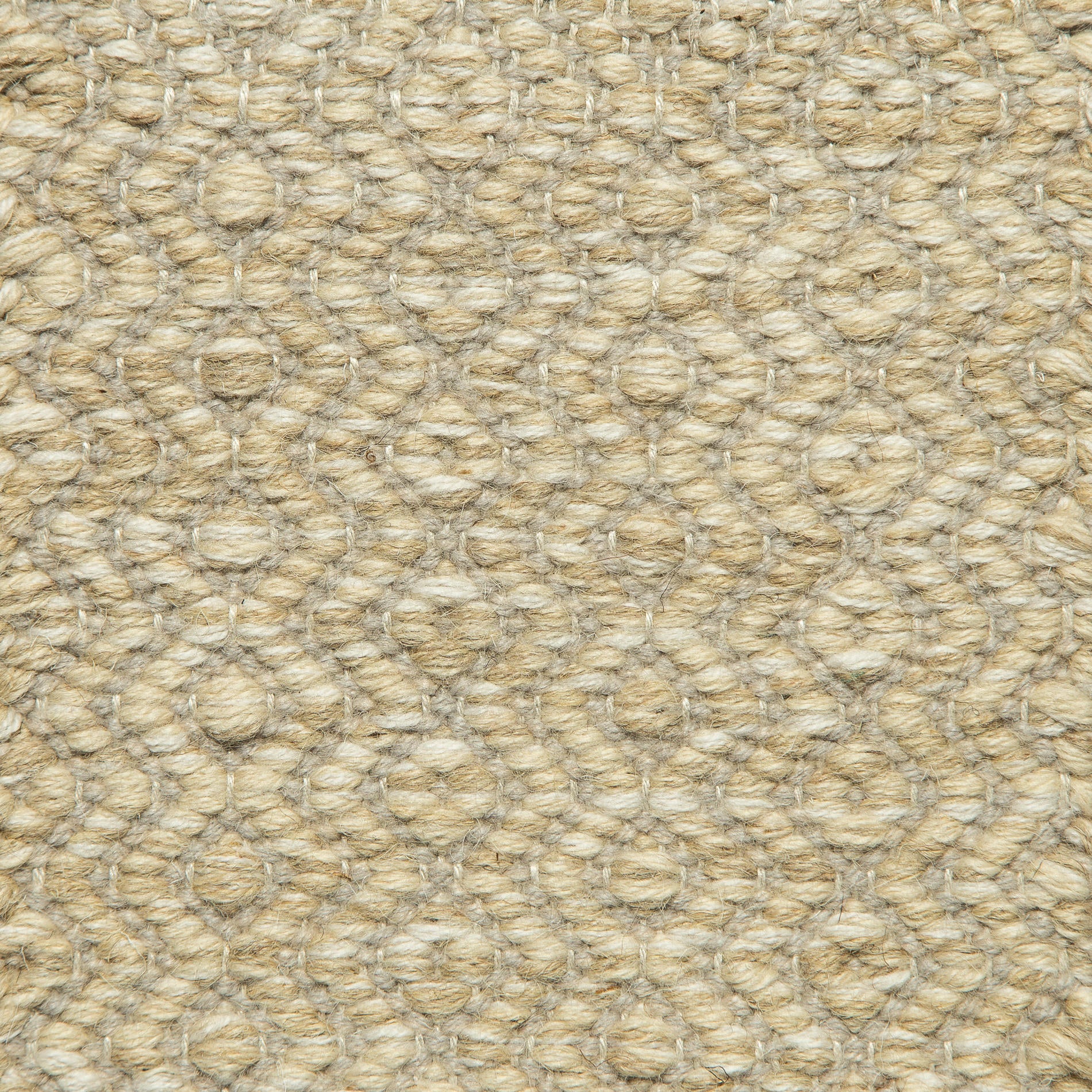 <p>Round Diamond Twill, main beige mix 1023, 03, 07, inside grey mix CH1207, CH1311 on the natural yarn</p>