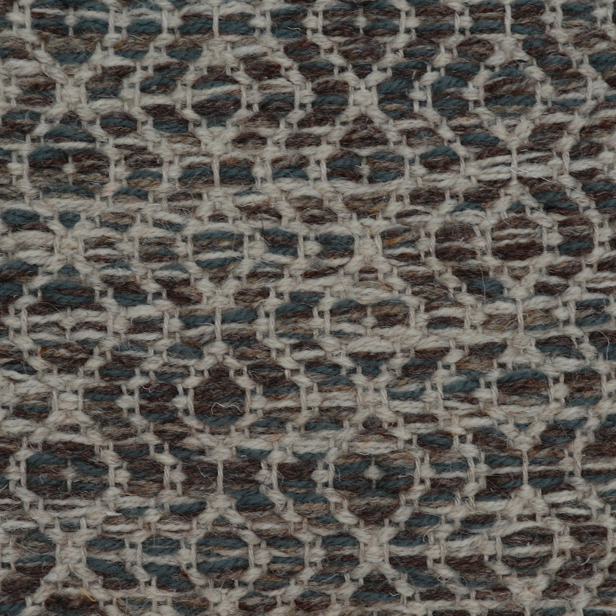 <p>Round Diamond Twill, main brown-blue mix 17, 11, 262, 12, inside grey 12 on the natural yarn</p>