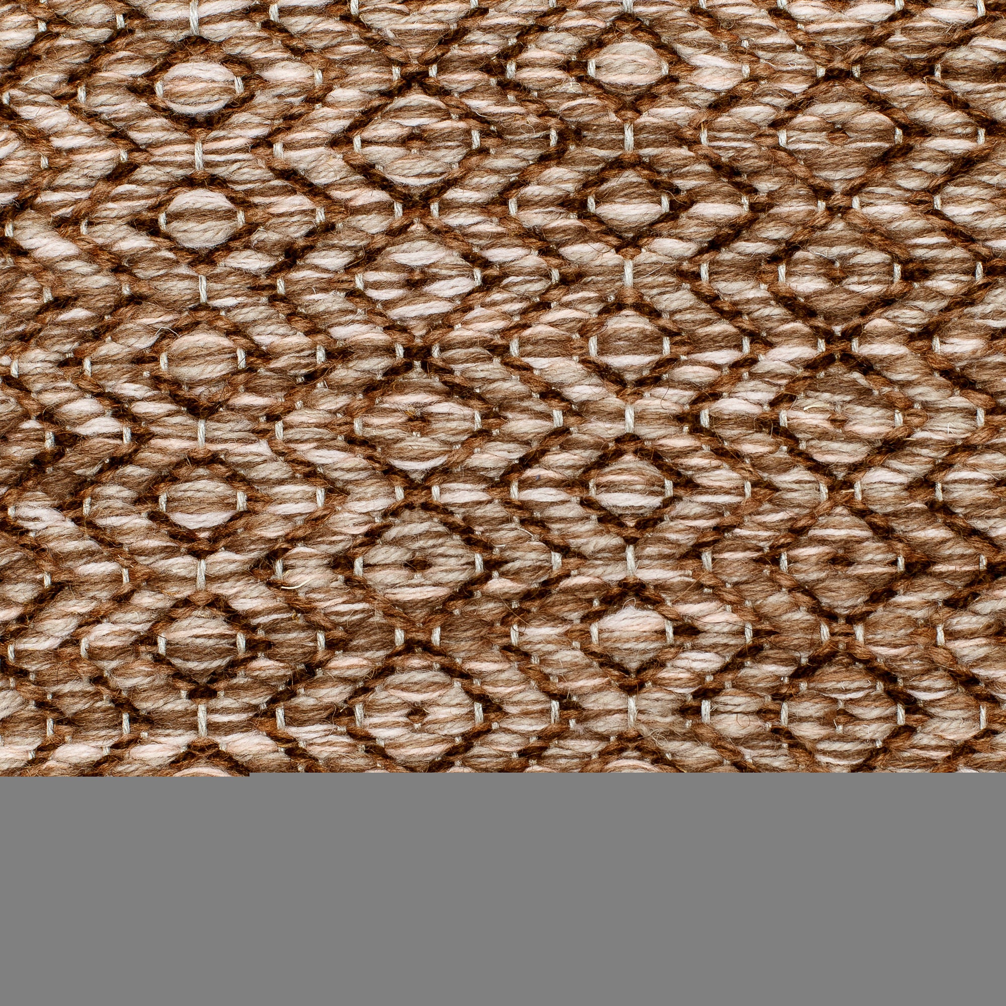 <p>Round Diamond Twill, main brown mix 6013, 6017, 1024, 3016, inside dark brown mix CH4225, 6010 on the natural yarn</p>
