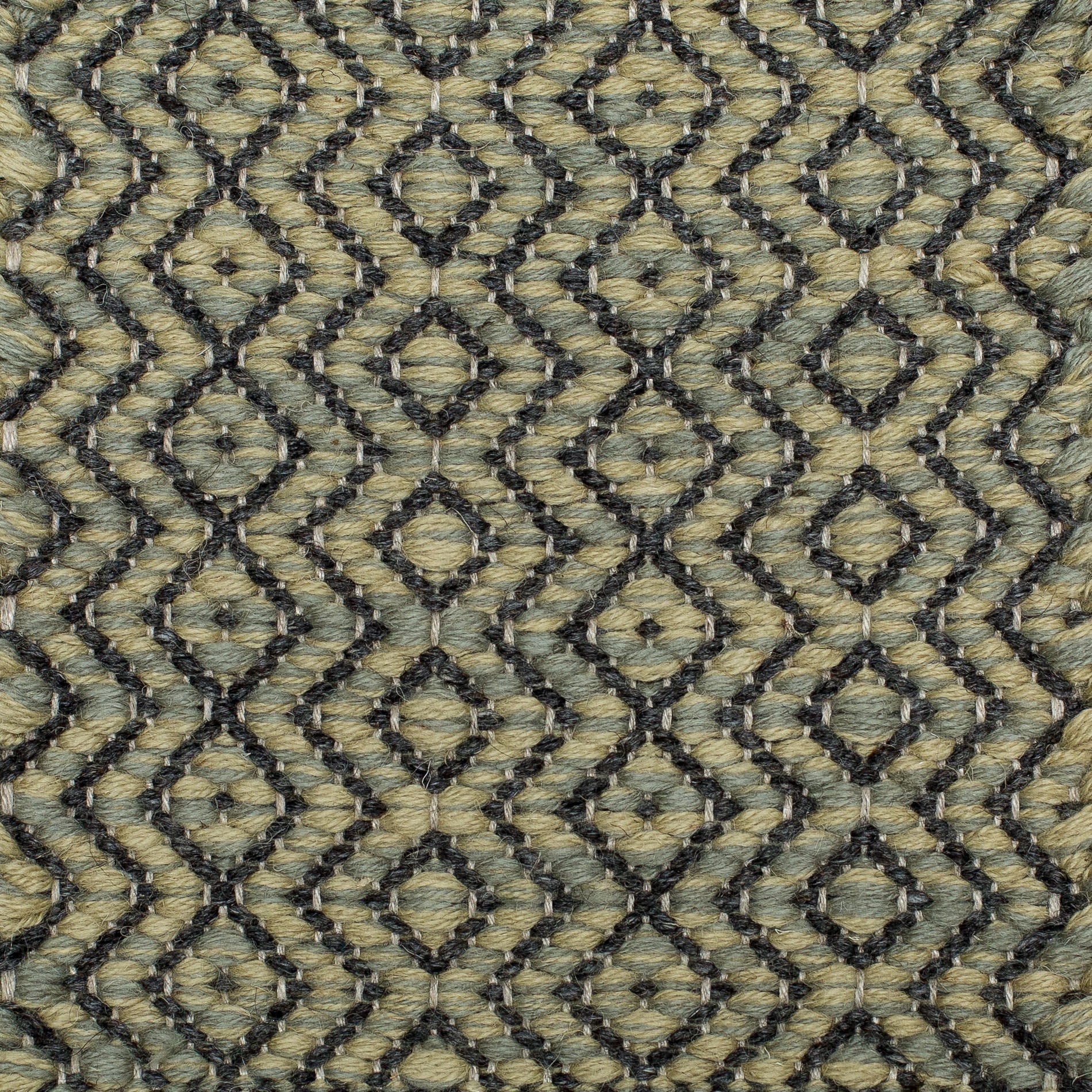 <p>Round Diamond Twill, main green mix 4012, 1025, inside dark grey 05 on the natural yarn</p>
