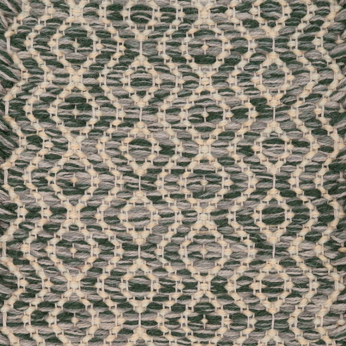 <p>Round Diamond Twill, main mix ST1011, 062, CH017, inside cream 2001, 6023 on the natural yarn</p>