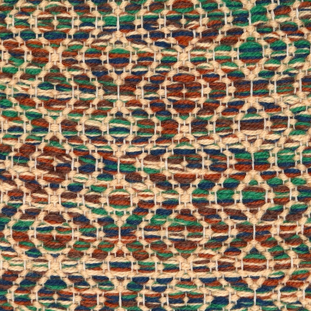 <p>Round Diamond Twill, main mix of 6006, 6005, 5027, 6002, 4007, inside yellow 6006 on the natural yarn</p>
