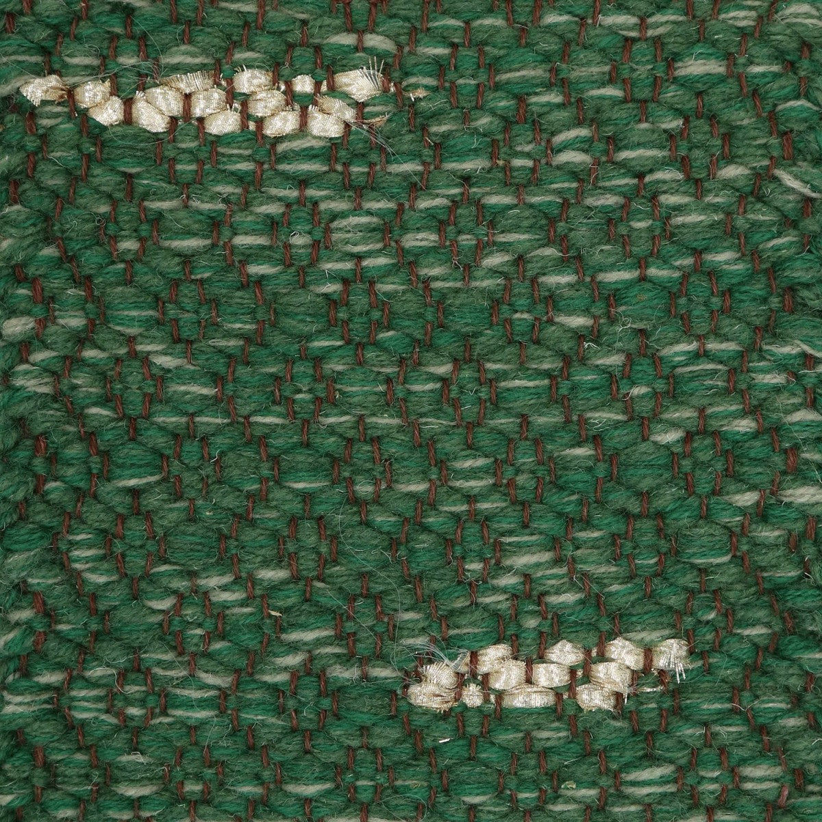 <p>Round Rosepath, green mix 4007, 4011 (75%), 1025 (25%), eff. in Gold Brocade on the dark brown yarn</p>