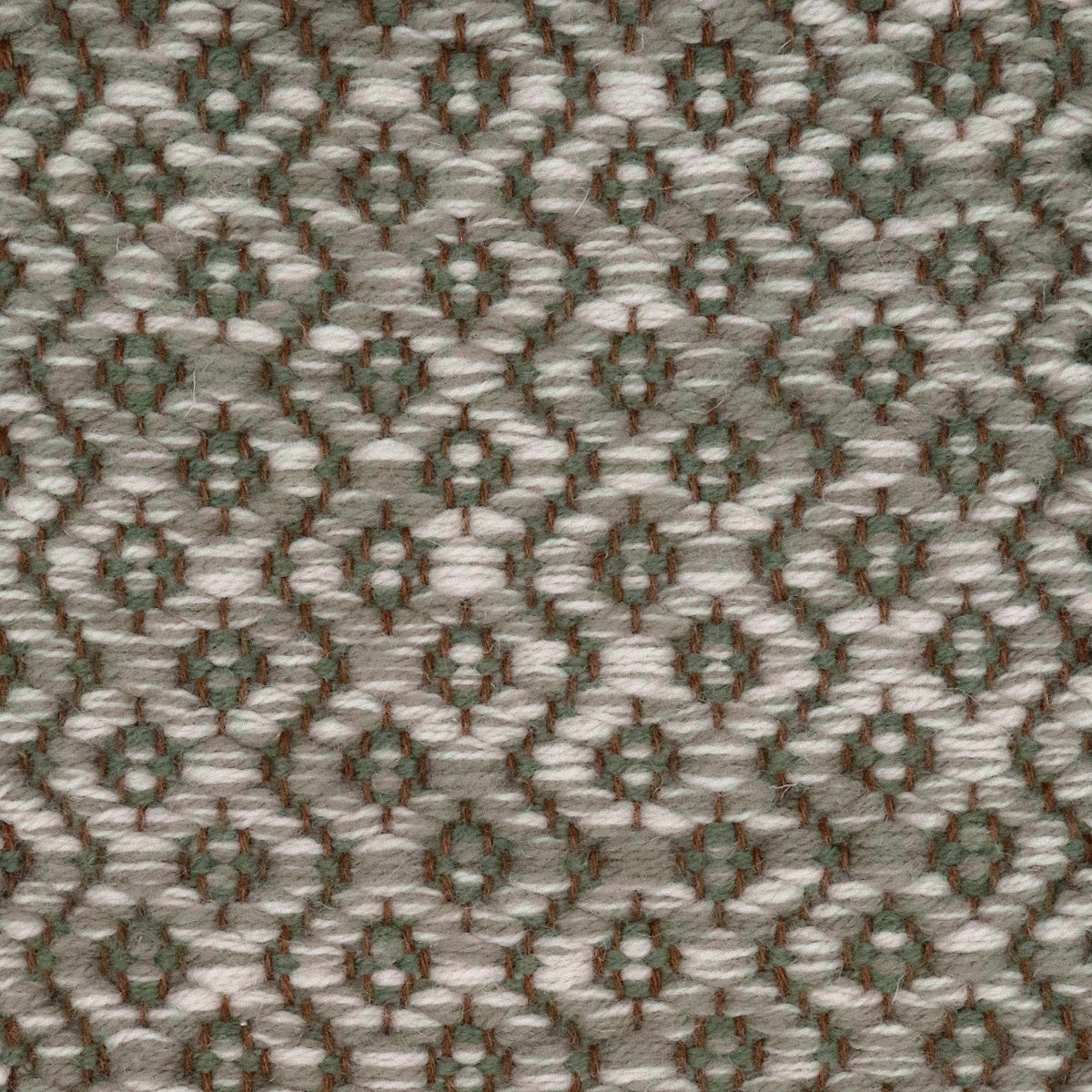 <p>Round Rosepath, main grey mix 1011, 1023; inside green 1025 on the brown yarn</p>
