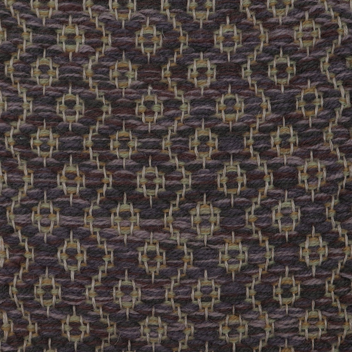 <p>Round Rosepath, main mix of brown 6005, CH5226, ins. mix of beige 8197, 6004 on the natural yarn</p>