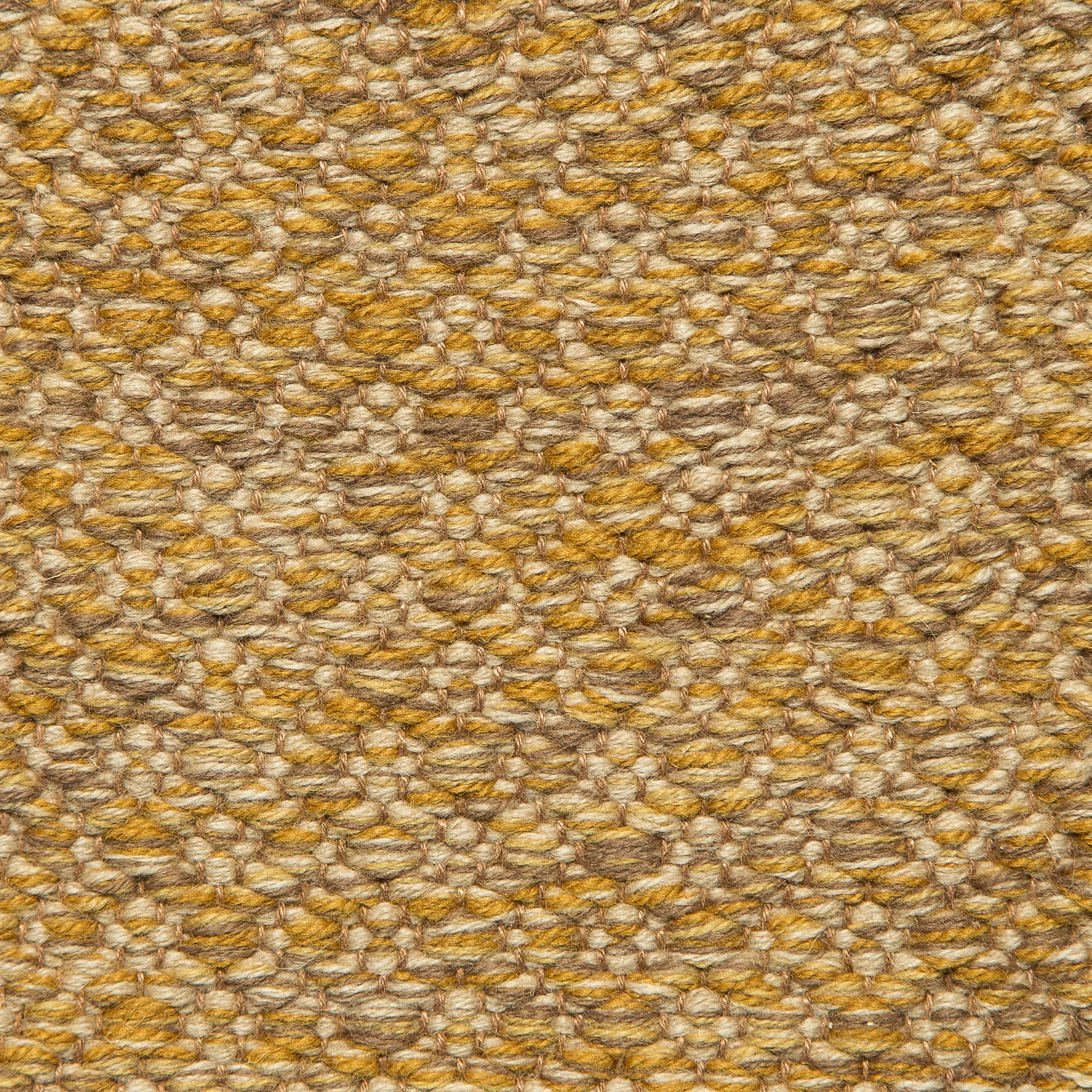<p>Round Rosepath, main mustard mix 6004, 6014, 6017, CH018, inside beige 6014 on the brown yarn</p>