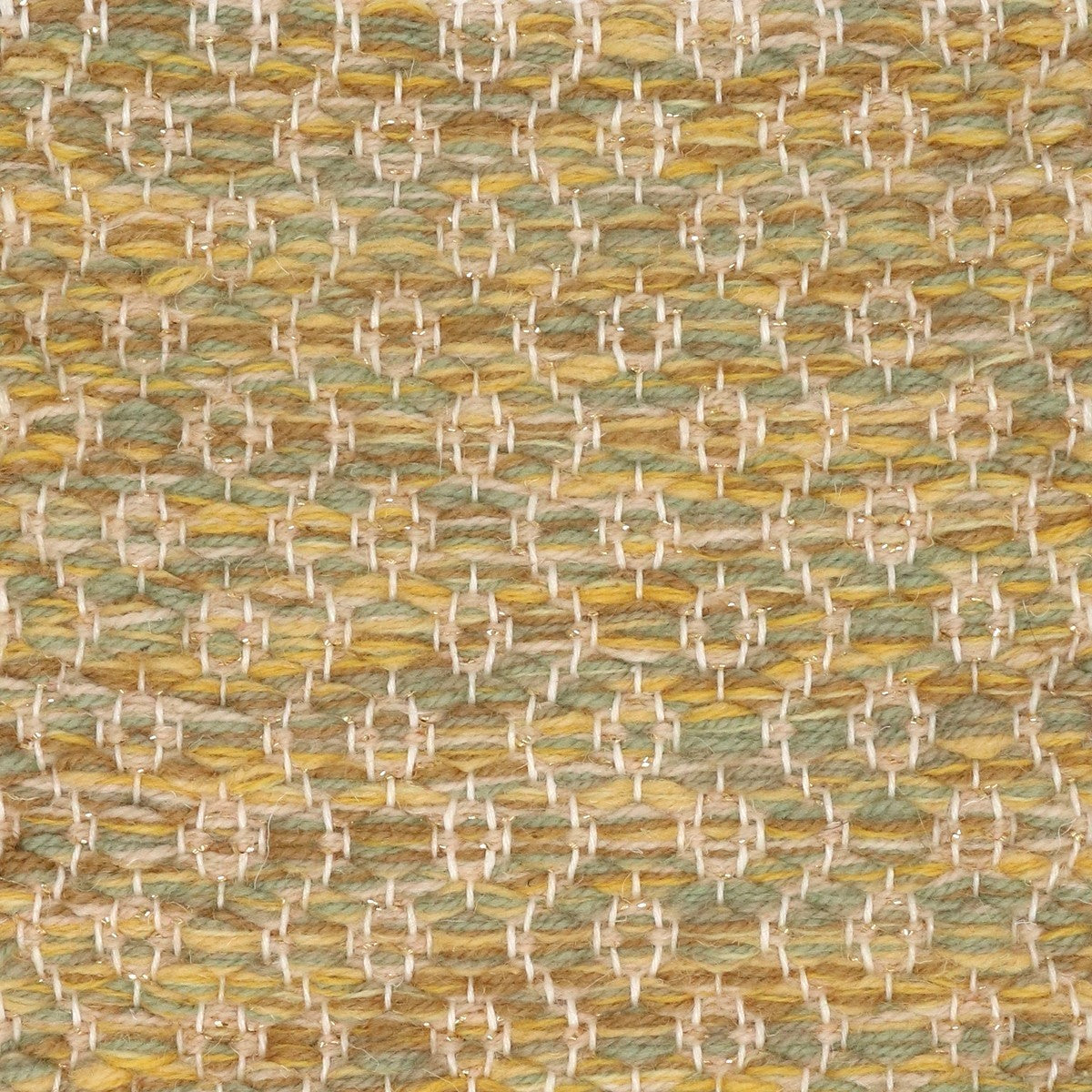 <p>Round Rosepath, main warm green mix 07, 6004, 4012, 2001, 2006, 2002, 2004; inside mix 07, 2001 with gold lurex thread, on the white yarn</p>