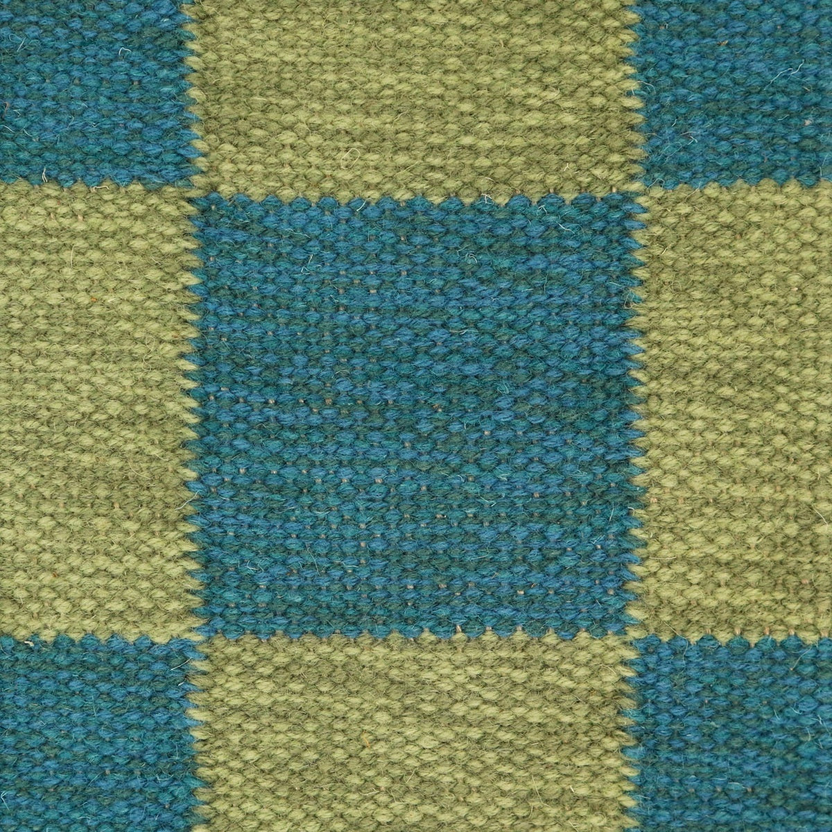 <p>Single Weave Chequered, sq1 - green mix 1025, CH016, sq2 - blue mix CH3424, 8008, 5021 on the natural yarn</p>