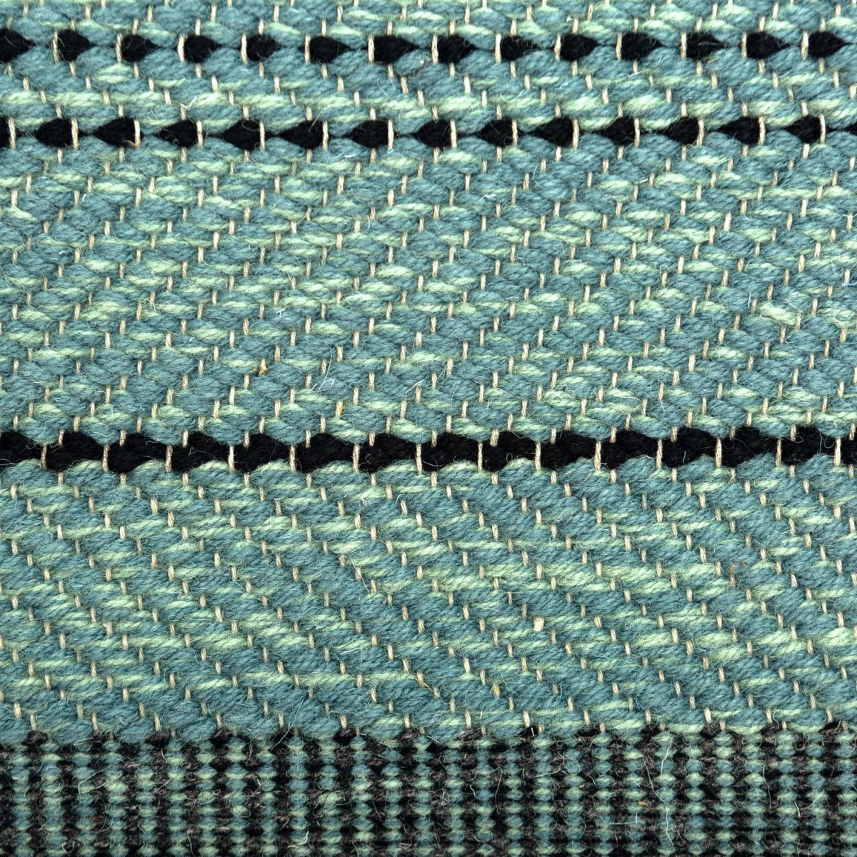 <p><meta charset="UTF-8"><a id="fancybox-right"></a><span class="fancy-ico" id="fancybox-right-ico"></span></p>
<div id="fancybox-title" class="fancybox-title-inside"></div>
<div class="fancybox-title-inside">
<div class="fancybox-title-inside" id="fancybox-title">
<meta charset="UTF-8">
<span>SNOW&amp;COAL created by Lars Nilsson, Astral Blue Base 8200 (20%), CH3424 (80%), Stripes black 1006, Woven striped ending 1) CH3424, 8200 and 1006, 05, 2) mix CH3424, 8200, 1006, 05 and silver ribbon</span><br>
</div>
<br>
</div>