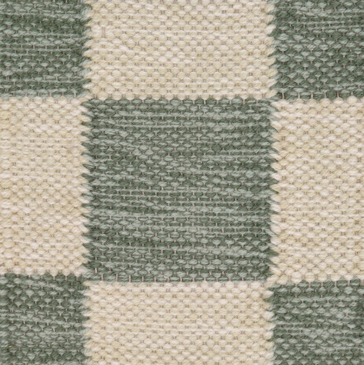 <p>Single Weave Chequered, 1 sq - cream 6023, CH044, 2 sq - green mix 1025, CH033 on the natural yarn</p>