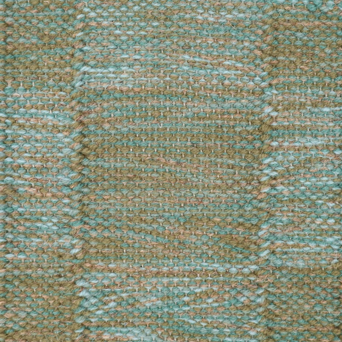 <p>Single Weave Chequered, 1 sq - aqua mix 02, 8200, 8235, 8197, CH4400, 2 sq - 02, 8200, 8235, 8197 on the natural yarn</p>