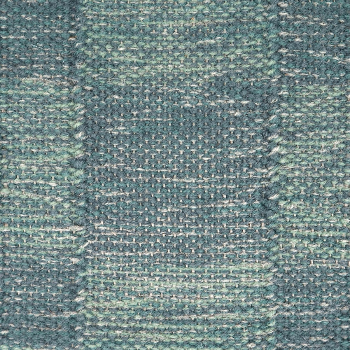 <p>Single Weave Chequered, 1 sq - baltic blue mix 04, CH3424, 262, 8200, 2 sq - 04, CH3424, 262 on the natural yarn</p>