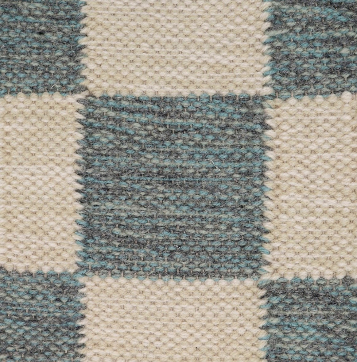 <p>Single Weave Chequered, 1 sq - cream 6023, CH044, 2 sq - blue mix 08, 04, CH4400, CH033 on the natural yarn</p>