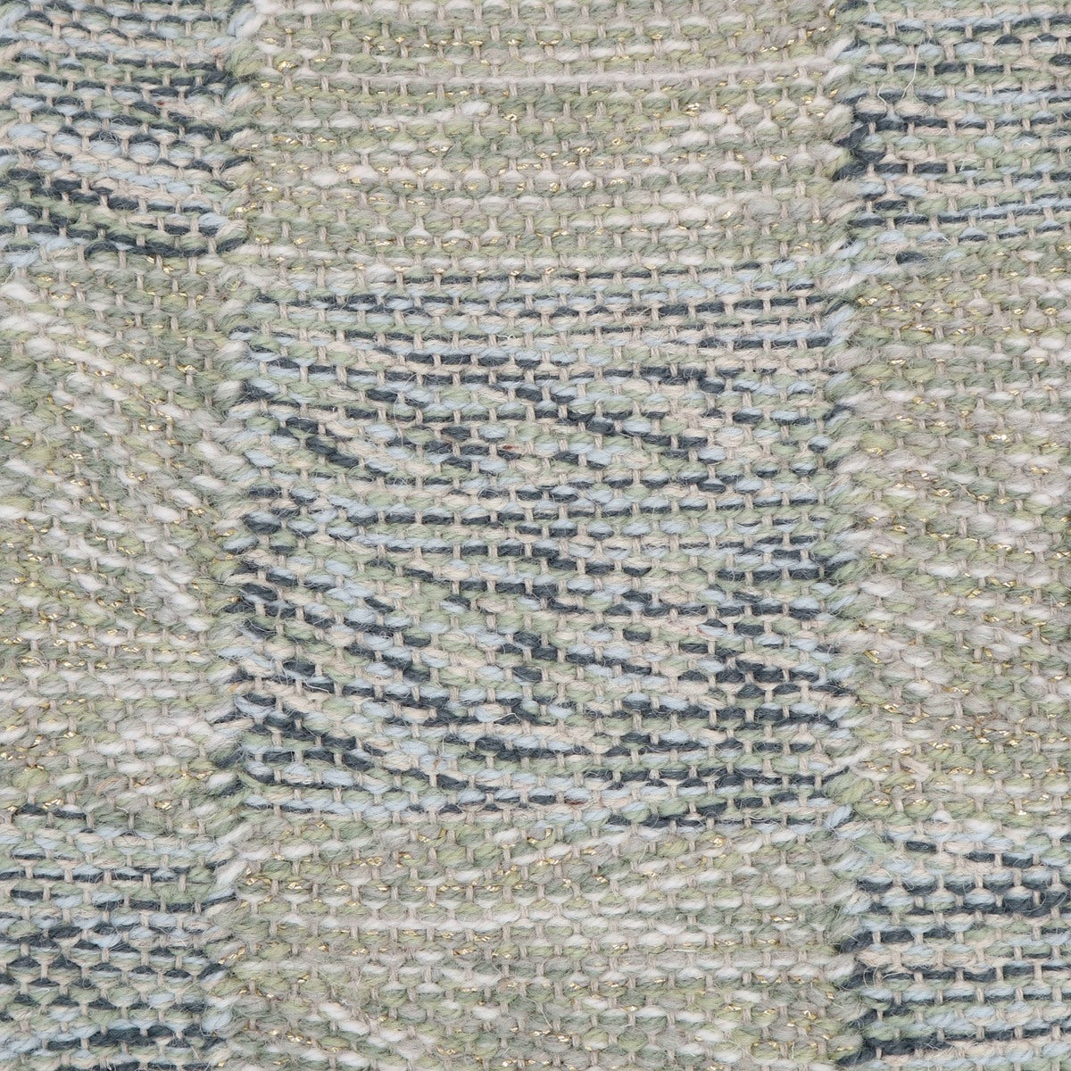 <p>Single Weave Chequered, 1 sq - green mix 1023, 1025, 4015, 1009 wih gold, 2 sq - mix 12, 262, CH054, CH016 on the natural yarn</p>