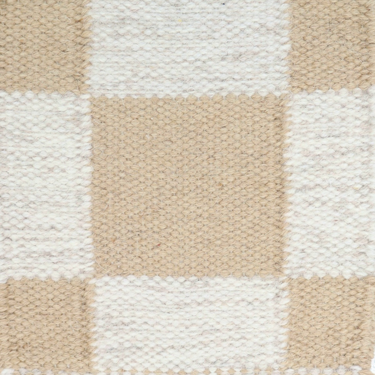<p>Single Weave Chequered, 1 sq -  white mix CH044, 1023, 12, 2 sq - cream 19 on the natural yarn</p>