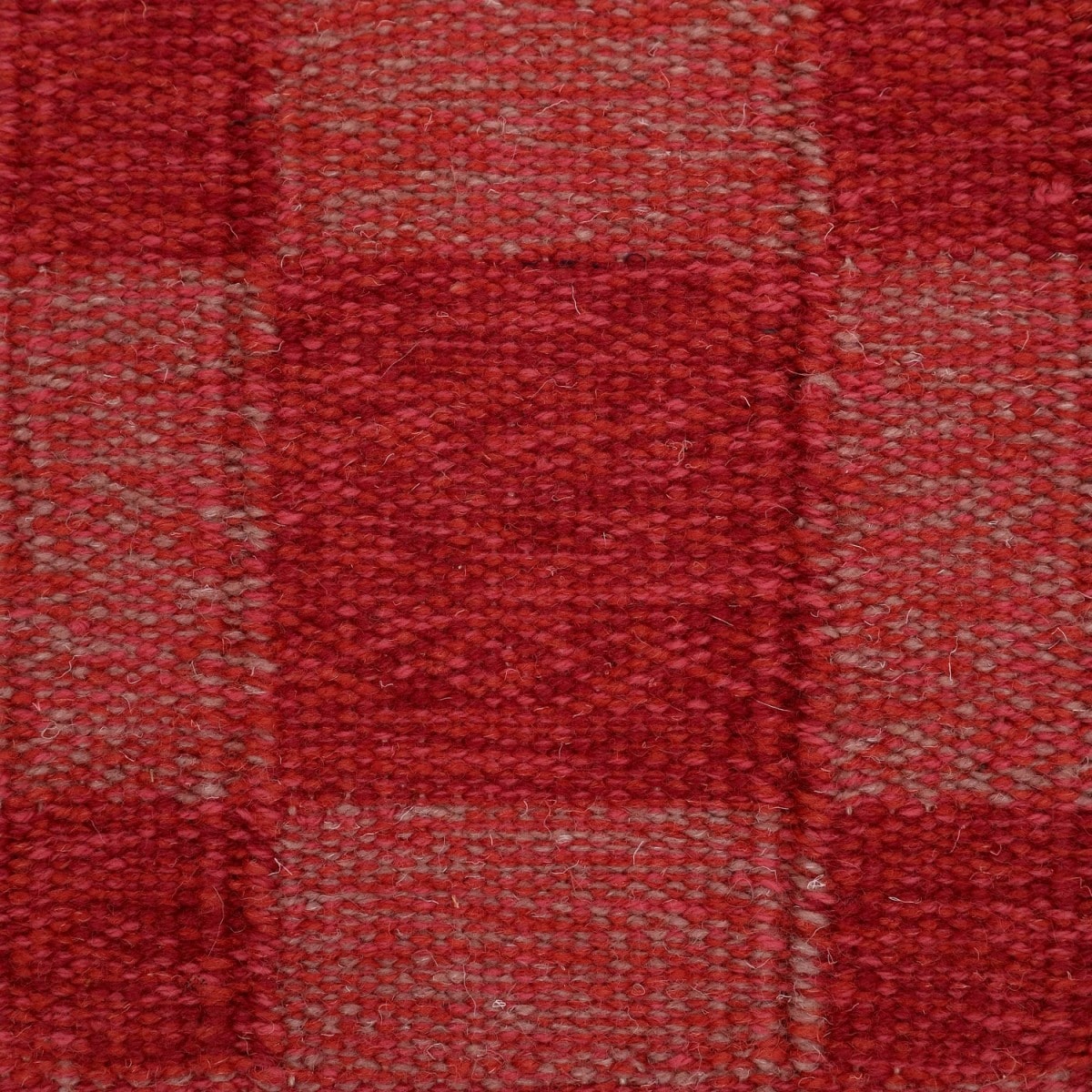 <p><meta charset="UTF-8"><a id="fancybox-right"></a><span class="fancy-ico" id="fancybox-right-ico"></span></p>
<div id="fancybox-title" class="fancybox-title-inside"></div>
<div class="fancybox-title-inside"><span>CABINET by Eva Schildt, Single Weave Chequered, Apple 2, sq 1 - red mix 6037, 3010, 8154, sq 2 - purple mix 3010, 8154, 8128 on the natural yarn</span></div>