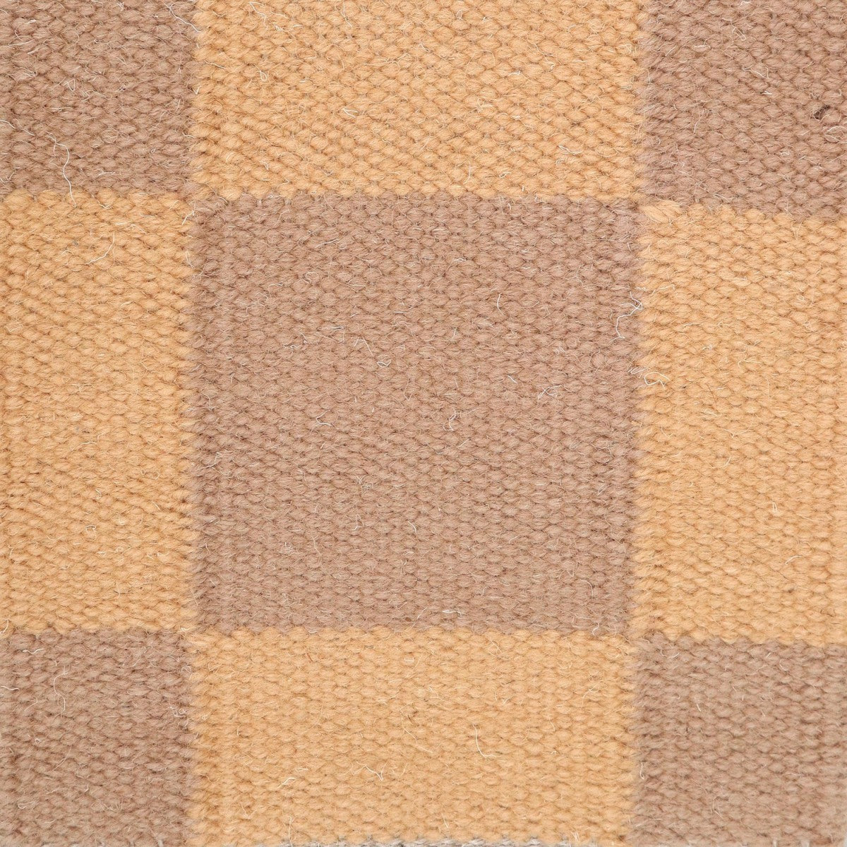 <p>Single Weave Chequered (rollakan), 1 sq - hay 6003, 2 sq - beige 6040 on the natural yarn</p>