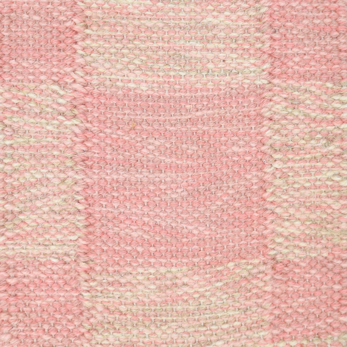 <p>Single Weave Chequered, sq 1 3013, 3016, 8108, sq 2 3013, 3016, 8108, 03, 07 on the natural yarn</p>
