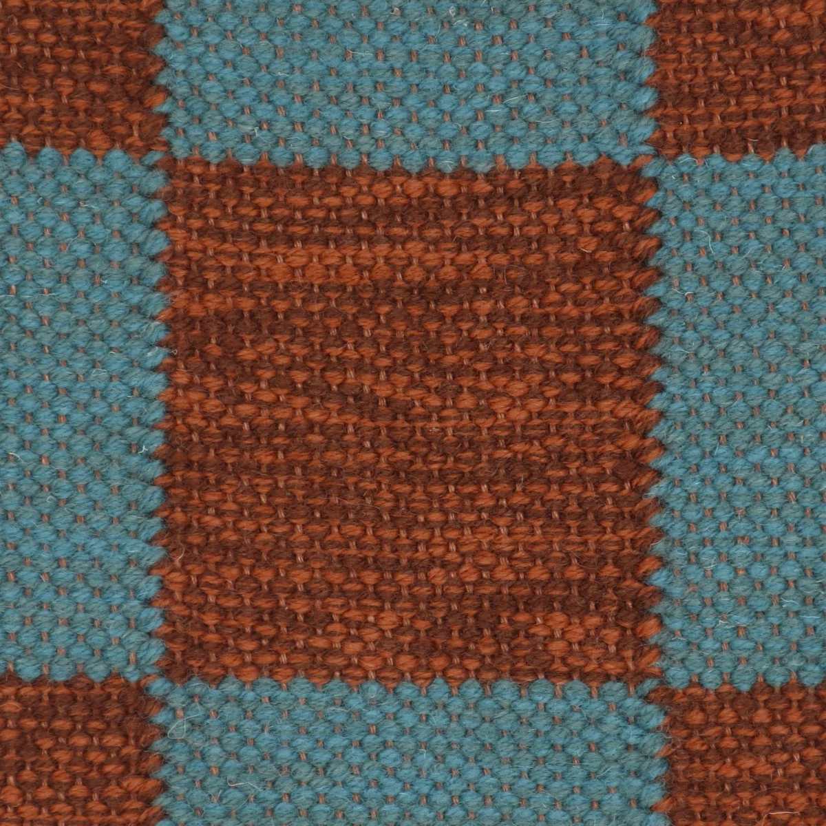 <p>Single Weave Chequered, sq 1 -  8124, 8132, sq 2 -  CH3424, 8015 on the brown yarn</p>